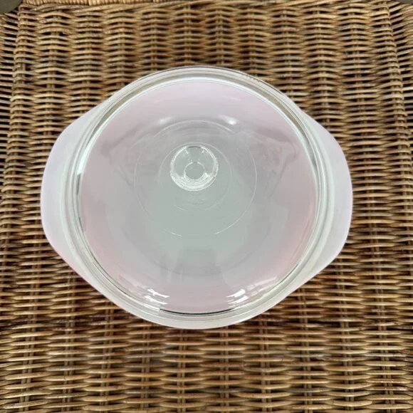 Vintage Pyrex #024 2 Quart Round Flamingo Pink Bowl with Lid - Picture 2 of 5